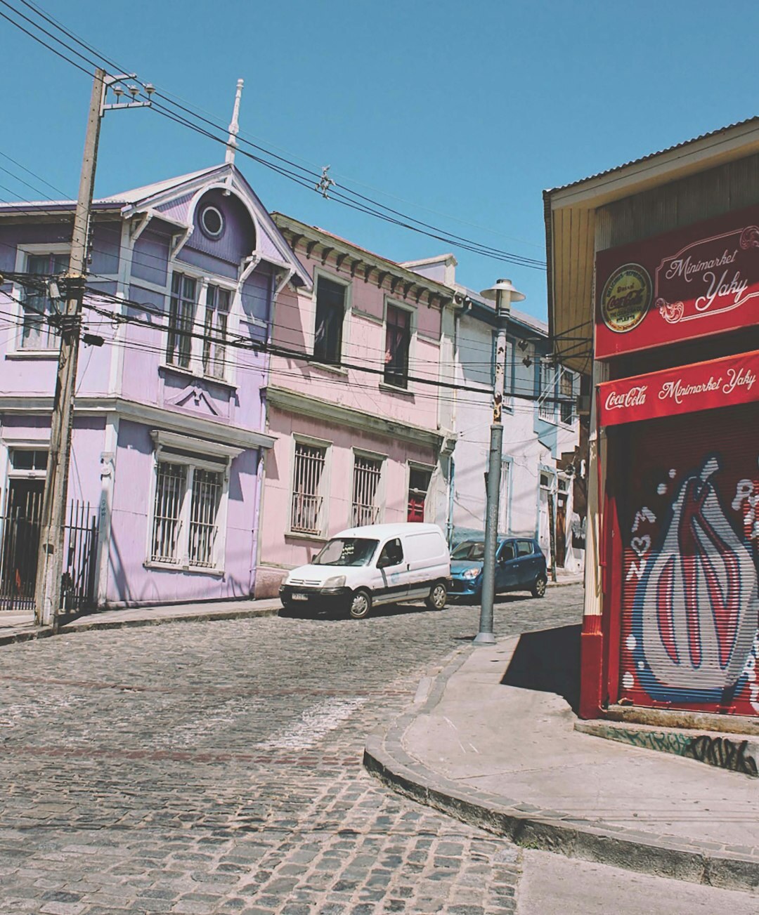 valparaiso colorful houses